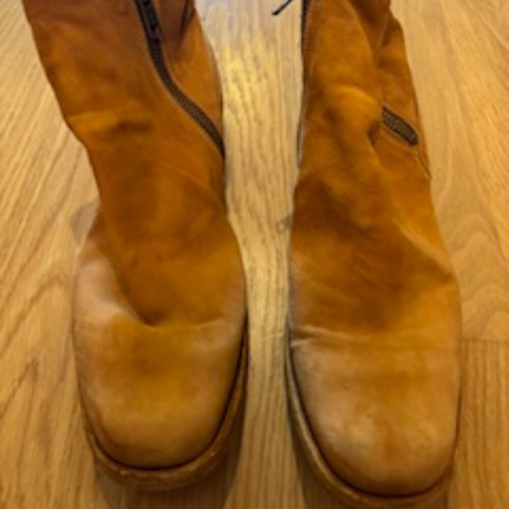 Never worn SHOTO buttery soft leather double zipper boots